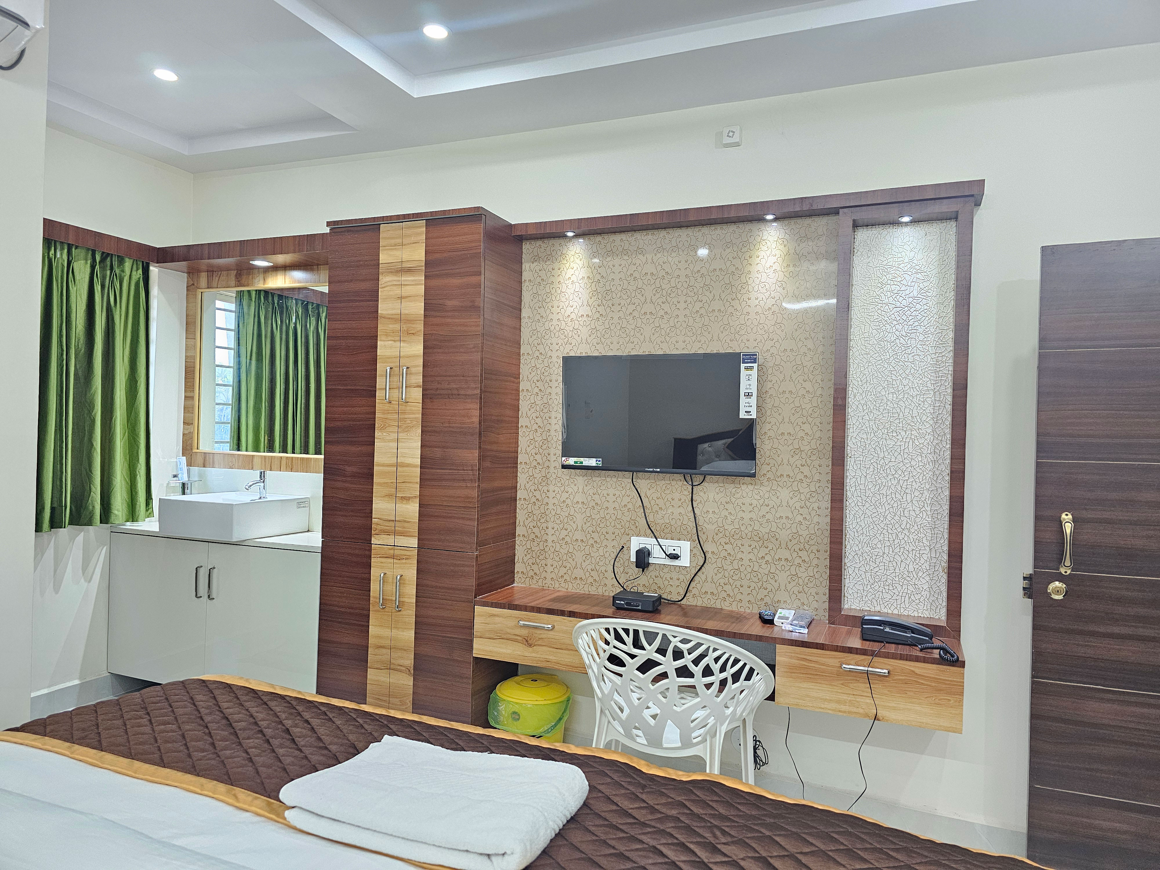 hotel-a-grand-deluxe-rooms-kurmannapalem